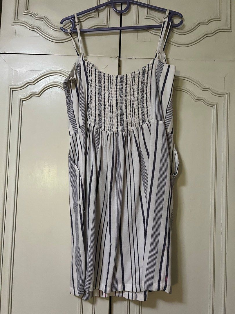 Mango Dress (size 8) (Category: Dresses) located in Quezon City. Submitted by sof1958 (Listing ID 1374896782, Image 2). Description: Well used Some fading on the bottom of the dress.