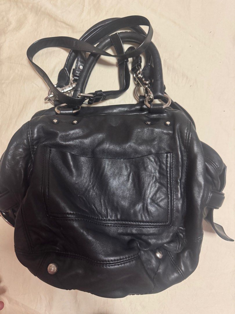 Authentic Marc by Marc Jacobs (Category: Luxury Bags & Wallets) located in Quezon City. Submitted by harristhegoldenboy (Listing ID 1375004609, Image 2). Description: Marc by Marc Jacobs bag standard supply workwear bag In really excellent condition. Last few pics when worn Inclusion - dustbag. Price negotiable RFS decluttering .