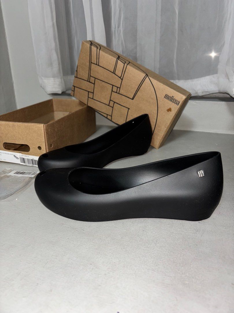 MELISSA UltraGirl Basics Size 10 (MINT CONDITION!!) (Category: Flats & Sandals) located in Pasig City. Submitted by decluttermaven (Listing ID 1375018530, Image 2). Description: AVAILABLE WHILE STILL POSTED. AUTHENTIC MELISSA ULTRAGIRL BASIC in BLACK (Size 10, see pics) With original box With extra rubber foot inserts Never worn — kita sa soles, walang kahit anong dumi o gasgas Selling price: Php 2000 Orig price: Php 3995 RFS: wrong size, wrong s