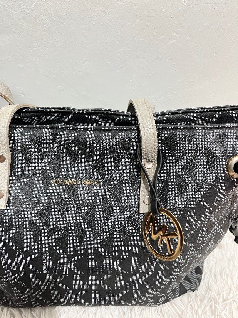 Michael Kors never full bag (Category: Luxury Bags & Wallets) located in Manila. Submitted by designerdepot.c (Listing ID 1375031702, Image 2). Description: good condition needs clening only no sira sa leather .