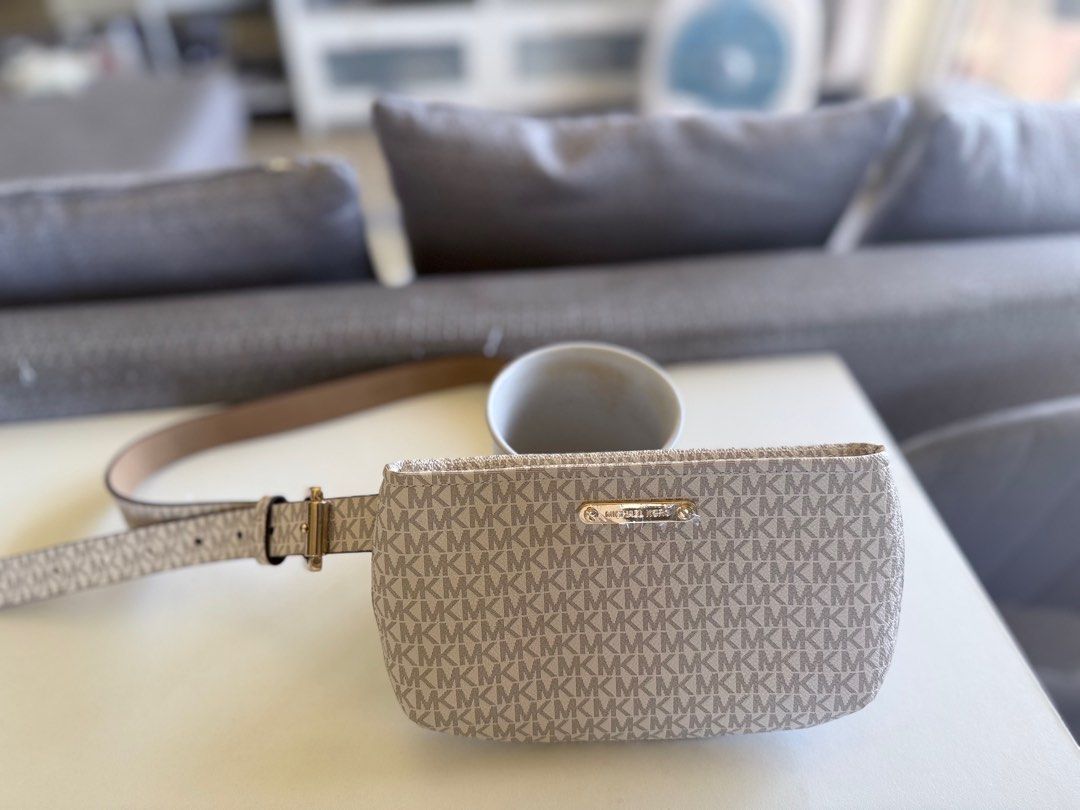 Michael Kors Women's Adjustable Belt (Category: Luxury Bags & Wallets) located in Manila. Submitted by nikkib3eee (Listing ID 1374899225, Image 1). Description: Brand new / Unused MICHAEL KORS 556347C WHITE VANILLA W/ GOLD HARDWARE WOMENS WAIST FANNY PACK L/XL.