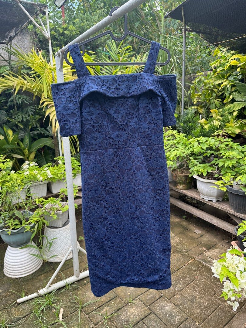 Navy Blue Lace Midi Dress (Category: Dresses) located in Butuan. Submitted by lexalisting (Listing ID 1374915004, Image 1). Description: Elegant dress that can be used from day to night. Thick but comfortable and breathable fabric. Rfs: Does not fit me anymore Payment: thru gcash or bank transfer only.