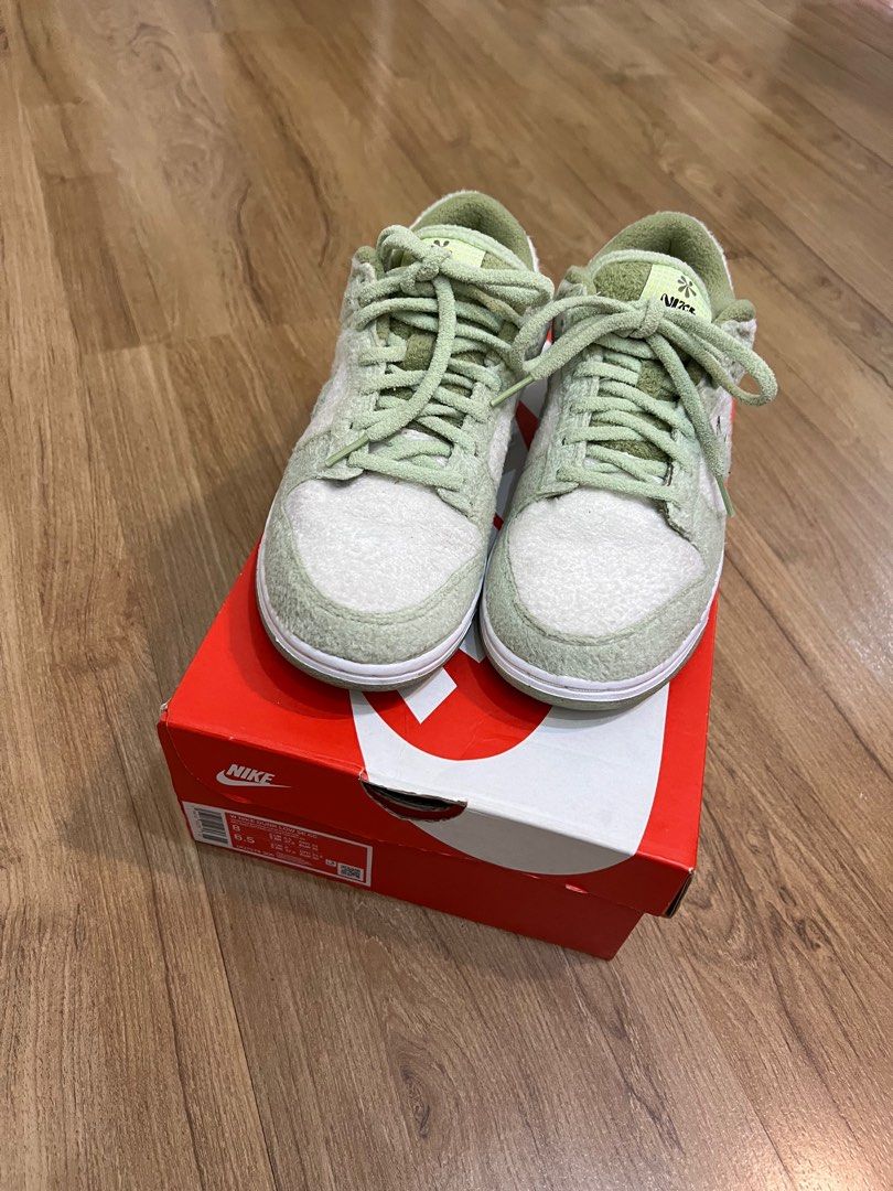 Nike Dunk Low SE (Category: Sneakers) located in Las Pinas. Submitted by ekekstuff (Listing ID 1374910770, Image 2). Description: Purchased and only used maybe 3 times Size: US 8 womens.