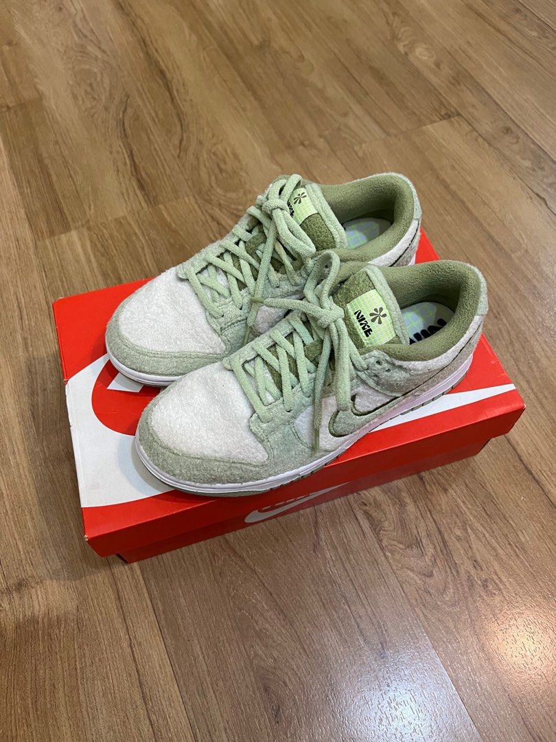 Nike Dunk Low SE (Category: Sneakers) located in Las Pinas. Submitted by ekekstuff (Listing ID 1374910770, Image 3). Description: Purchased and only used maybe 3 times Size: US 8 womens.