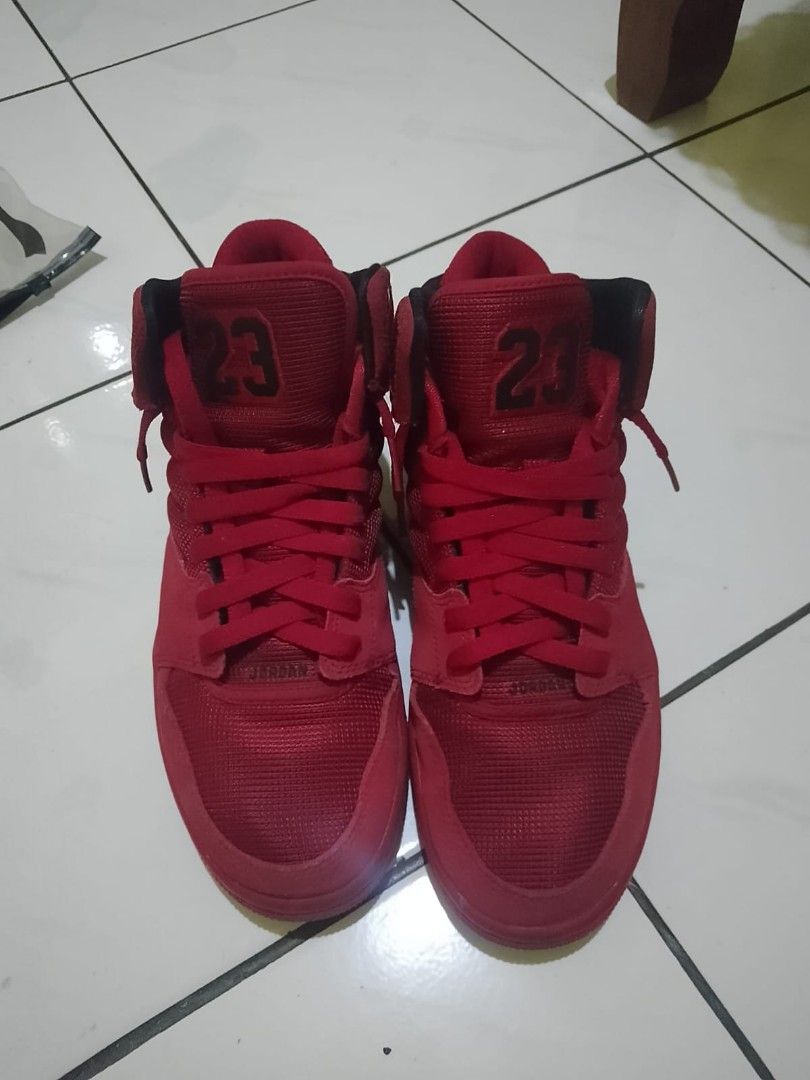 Nike Jordan Flight red, Fesyen Pria, Sepatu Sneakers di Carousell - Main Image