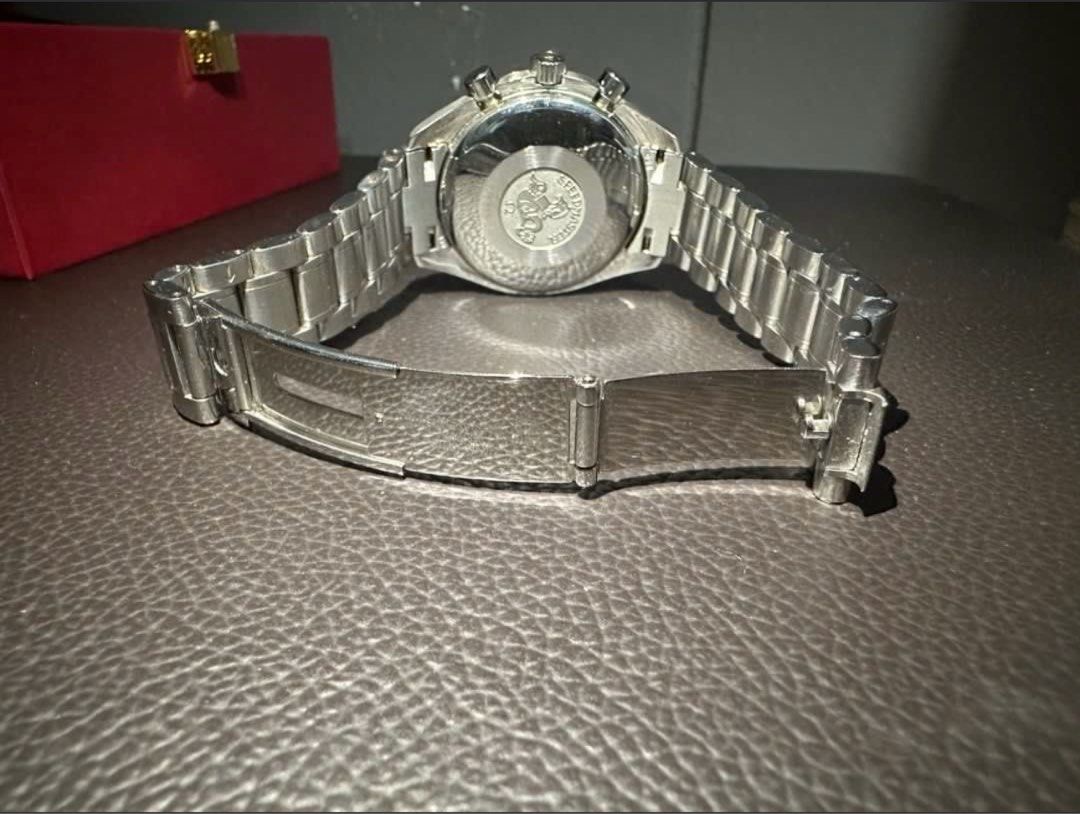 Omega Speedmaster Day-Date 1999 Ref 3523.30.00 (Category: Luxury Watches) located in Marikina City. Submitted by b0b3rts (Listing ID 1375068837, Image 2). Description: 🕰️ Omega Speedmaster Day-Date Ref. 3523.30 📍 Location: Marikina City 💸 Price: ₱120,000 ✨ Details: 🔹 Model: Omega Speedmaster Day-Date 🔹 Reference Number: 3523.30 🔹 Movement: Automatic (Caliber 1151) 🔹 Functions: Chronograph, Day, Date, Month, 24-Hour Subdial 🔹 Case Size: 39