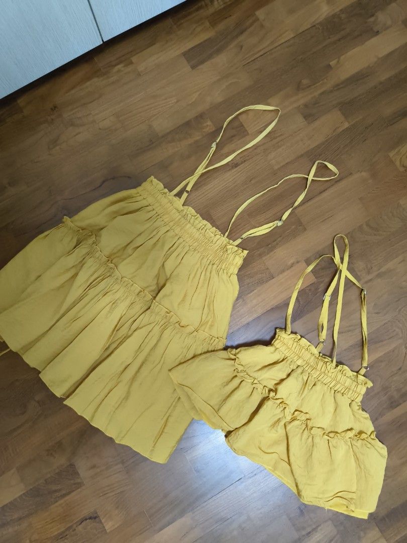 Preloved Bundle set Twinning Mom & Daughter Mustard Suspension Skirts size S to M & 2-4yo (Category: Babies & Kids Fashion) located in Singapore. Submitted by rey5741 (Listing ID 1375059634, Image 1). Description: interested can contact me at 81392461.