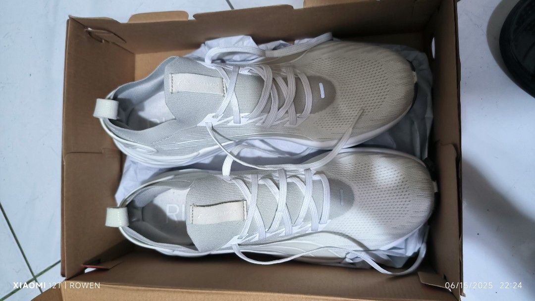 Puma Electrify Nitro 3 Knit (White) (Category: Sneakers) located in San Mateo. Submitted by vill7r (Listing ID 1375038025, Image 2). Description: Selling Puma Electrify Nitro 3 Knit (White) Size 11 Us/ 10 Uk Negotiable RFS: Wrong Size Bought Abroad LOC: SAN MATEO/TONDO MANILA(BY SCHEDULE).