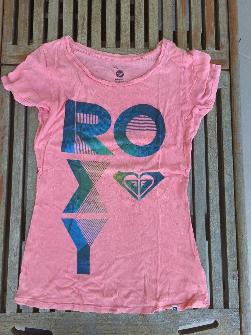 Roxy Surf Shirt (Category: Shirts) located in Taguig. Submitted by hlco13 (Listing ID 1374914229, Image 1). Description: .