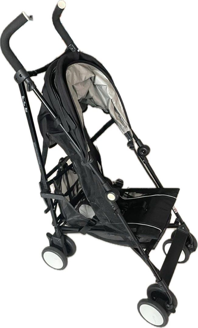 Silver Cross stroller (Category: Strollers) located in Singapore. Submitted by kimmymore.1 (Listing ID 1375063208, Image 1). Description: My toddler didn’t really like being in a stroller. Instead she prefers to go in a baby carrier; hence this stroller is lightly used (around 20 times plus, minus). A must have feature that I really like about this stroller is that the warm cushion could be removed, revealing the mesh seat underneath that the tod