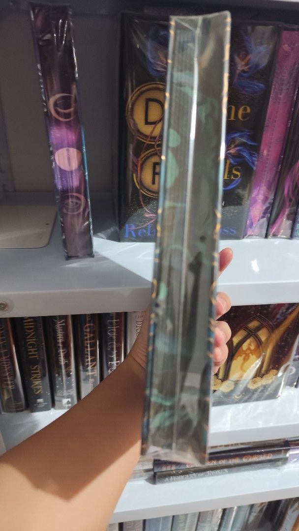 Sing Me to Sleep (Fairyloot Edition) (Category: Storybooks) located in Bulacan. Submitted by mikkaryne (Listing ID 1374952517, Image 2). Description: .