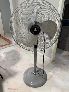 (Category: ) located in . Submitted by bittersalts (Listing ID 1374889549, Image 1). Description: .