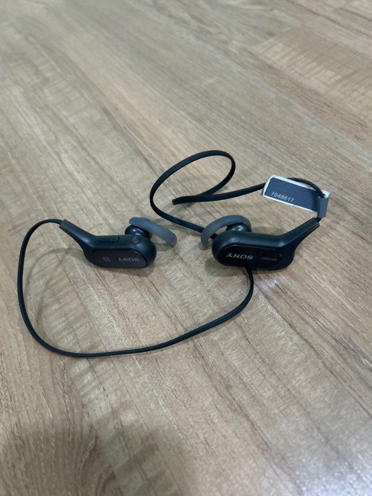 Sony wireless sports earphone (Category: Earphones) located in Manila. Submitted by bentabentalang20 (Listing ID 1375040863, Image 1). Description: Original and slightly used.