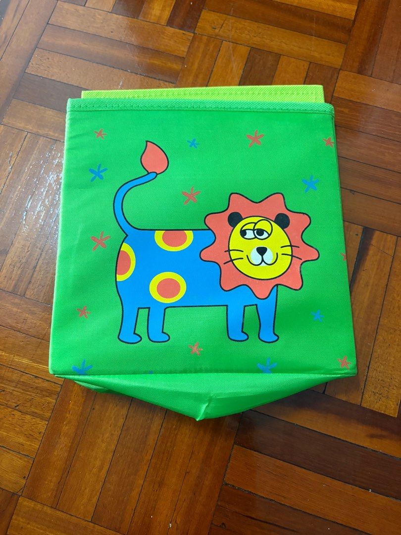 Storage boxes (Category: Kids' Wardrobes & Storage) located in Petaling Jaya. Submitted by onesen (Listing ID 1374897116, Image 3). Description: It is a gift that i didn’t get to use. Now child grown-up . This is suitable for age below 5. It is foldable storage boxes . Total 4 . 1 big and 3 small boxes. The big one comes with a lit. Sizes details is at the photos. .
