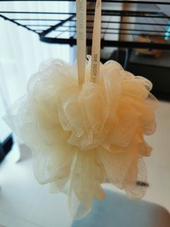 The Body Shop bath sponge62940516462083110