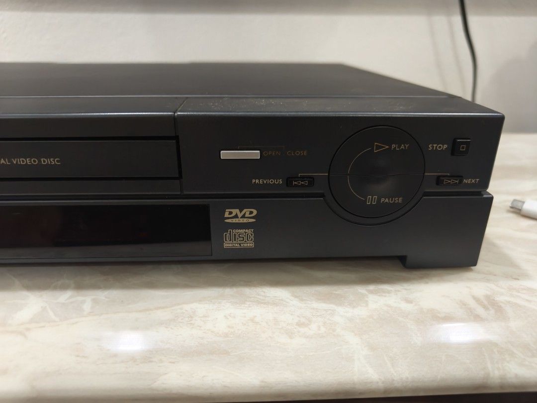 Thomson dvd cdp (Category: Soundbars, Speakers & Amplifiers) located in Singapore. Submitted by jiehuat (Listing ID 1375037326, Image 2). Description: made in Japan, dvd and cd player , working condition, no remote, free digital and video cables as well..