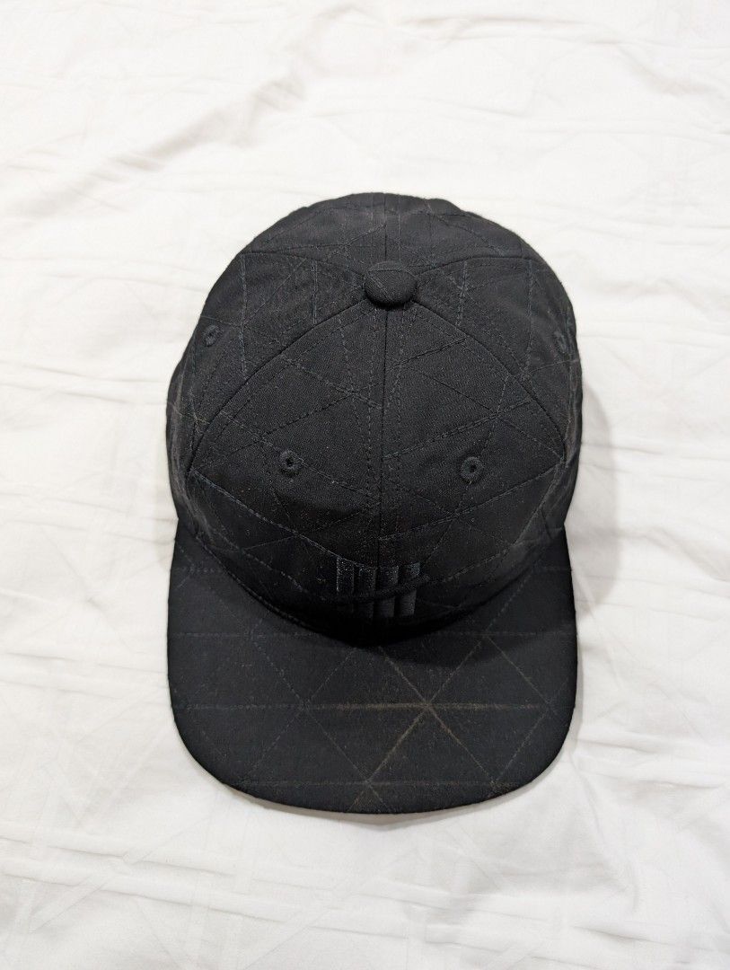 Undefeated cap (Category: Cap & Hats) located in Petaling Jaya. Submitted by straaterdam (Listing ID 1375044421, Image 1). Description: .