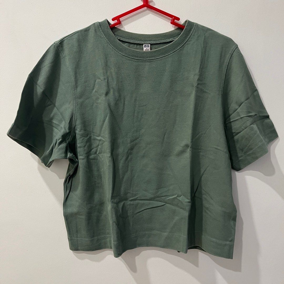 Uniqlo Boxy Shirt (Category: Shirts) located in Taguig. Submitted by _handydandy (Listing ID 1374990925, Image 1). Description: - fits xs to semi medium frames - discontinued shirt line - boxy style shirt; could pass as oversized if you have a petite frame - thick cotton material (but presko pa rin pag sinuot) - firm price; lowballers will be ghosted - no flaws; just kept in storage - rfs: not wearing it anymore.