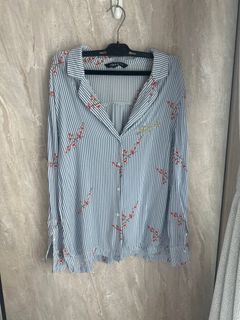 Urban Revivo 花花襯衫 直間上衣 size M64228235455361110