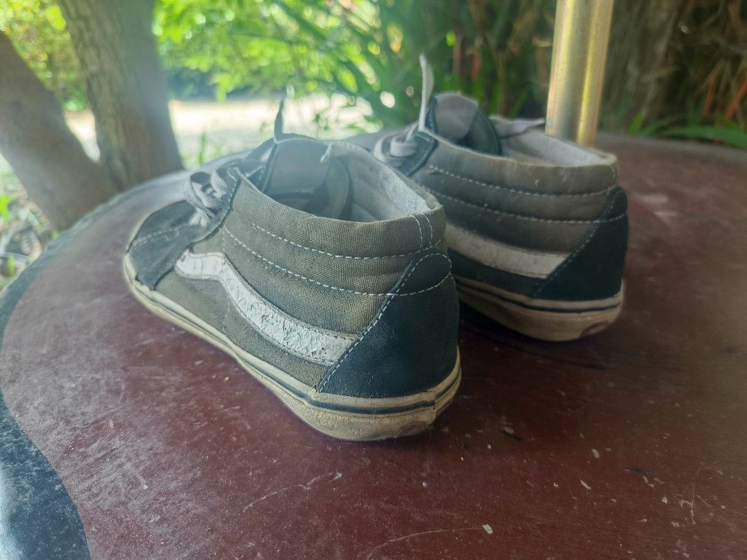 Vans halfcab (Category: Sneakers) located in Kota Bharu. Submitted by nfobundle (Listing ID 1375020134, Image 2). Description: #nfobundle_available Assalamualaikum. For sale: vans halfcab Size: us8/uk7. Kaki uk7.5 ngam2 sdp pkai. Basuh sikit trus lawa Price: rm80 Wa/contact: 013..77..66..743 abe nick. Location: kota bharu kelantan. Penghantaran di sediakan. Pembeli tanggung. #nfobundle #bundle #bundlemurah #bundleonline #preloved #prelovedmalaysi
