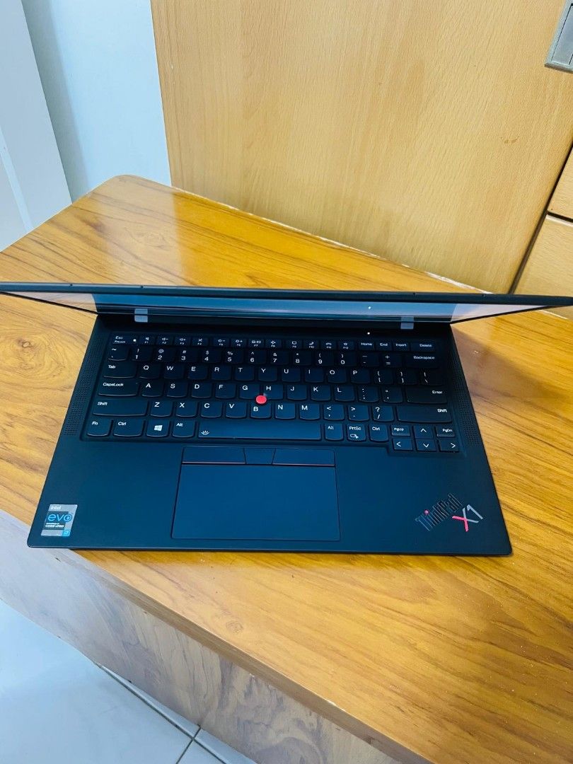 X1 Carbon Gen 9/i7-11th/16GB/512Gb/Battery Health 93%/14-inch Touchscreen QHD Display/4G LTE Nano Sim Supported/Weight 1.13KG/Windows 11 Pro/MS Office2021/Business Class Laptop/Light Weight/like New (Category: Laptops & Notebooks) located in Singapore. Submitted by amansanu2034919 (Listing ID 1374961306, Image 1). Description: <>Gen 9 X1 Carbon Business Class Laptop <>Intel Core i7-1185G7 @3.00GHz Processor <>16 GB Ram and 512 M.2 SSD <>Wifi 6 & 