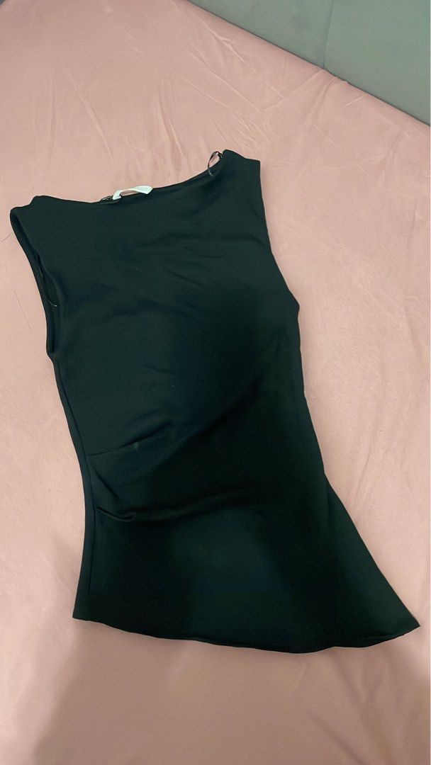 zara asymmetrical black sleeveless top (Category: Sleeveless) located in Davao. Submitted by capri.sun (Listing ID 1375041300, Image 1). Description: zara brand new with tag size s on tag fits xs-s no flaws feel free to dm me your offers! 💌.