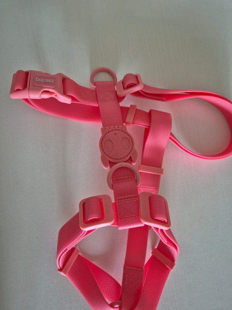 Zeedog Neopro Harness (Waterproof) (Category: Homes & Other Pet Accessories) located in Singapore. Submitted by lilie_s (Listing ID 1375051097, Image 1). Description: size L. good condition. see photos for measurements. original price $46 by postage only..