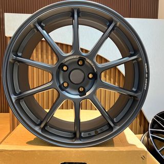 (Category: ) located in . Submitted by exoticwheels (Listing ID 1375168220, Image 1). Description: .