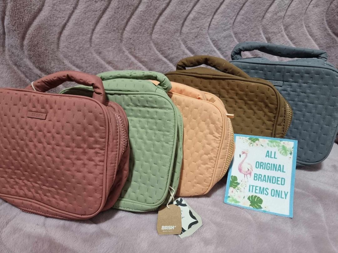 SALE_6A_2026_Bash Billow Cube Organizer (Category: Purses & Pouches) located in Pasig City. Submitted by love11shop2020 (Listing ID 1375196574, Image 2). Description: Bash Billow Cube Organizer Size L 24cm x W 9cm x H 18cm NO TO FAKE / DUPLICATE ITEMS PRICE for EACH ITEM ✔️ORIGINAL ✔️BRANDNEW ✔️Limited Offer / limited Stocks Only 👍ready for pick up / on hand _ available 👍Location Pasig City 👍MOP Gcash / Maya / Gotyme / 👍CC Payment QRPH + 30.0