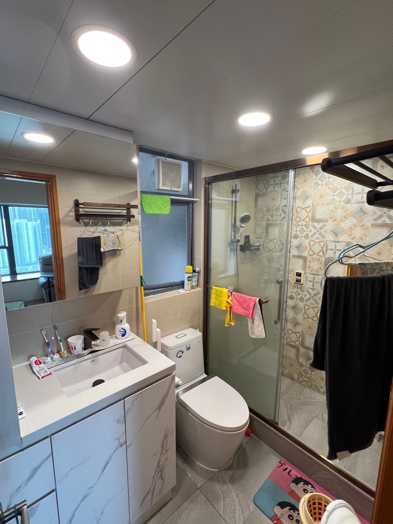 2-bedroom practical unit, suitable for small families or students, recently renovated, 3-minute covered walk to MTR station, multiple bus and minibus routes available63437621315202113
