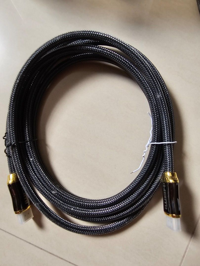 4K HDMI Cable, about 3m long (Category: Other Audio Equipment) located in Singapore. Submitted by moomoo428 (Listing ID 1375104039, Image 1). Description: collect at my block in bedok north road. kept in storage for a while..