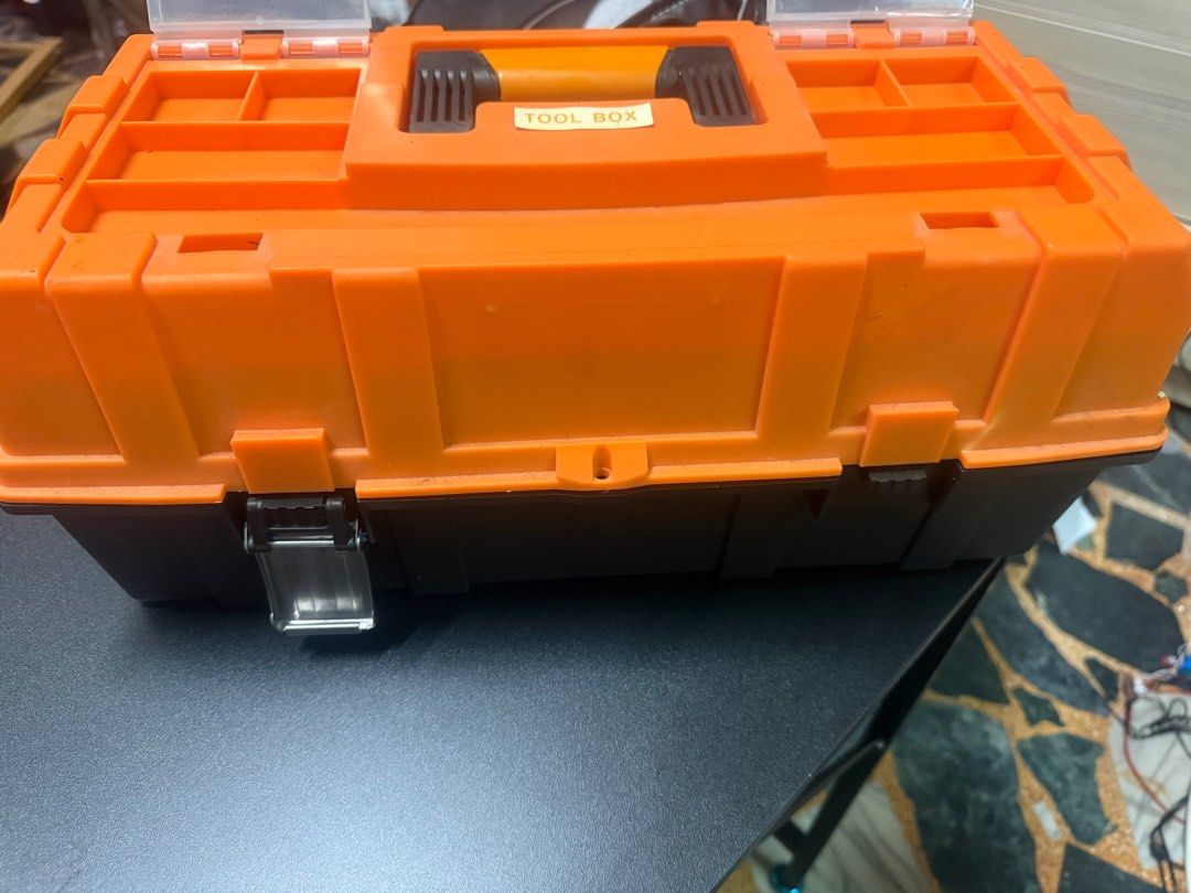 由 cccccccccyyy (刊登 ID 1375085088，圖片 3) 提交，位於 桃園市 (Taoyuan) 的 工具箱應少一個扣環福利品 (類別：釣魚)，說明：。