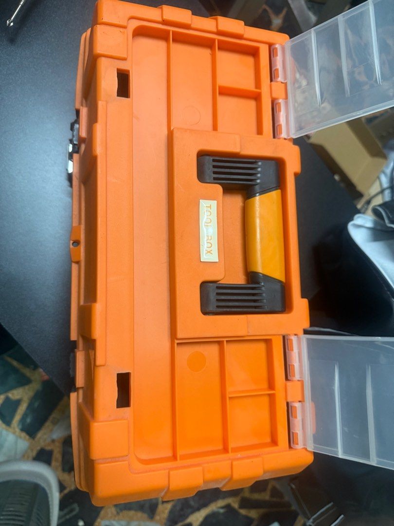 由 cccccccccyyy (刊登 ID 1375085088，圖片 2) 提交，位於 桃園市 (Taoyuan) 的 工具箱應少一個扣環福利品 (類別：釣魚)，說明：。