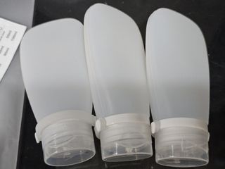 Silicone travel storage kit, portable, refill bottle, refill container, can hold shampoo, shower gel, body wash, shampoo, lotion, skincare products, facial cleanser, face wash, 90 ml629443211034911123