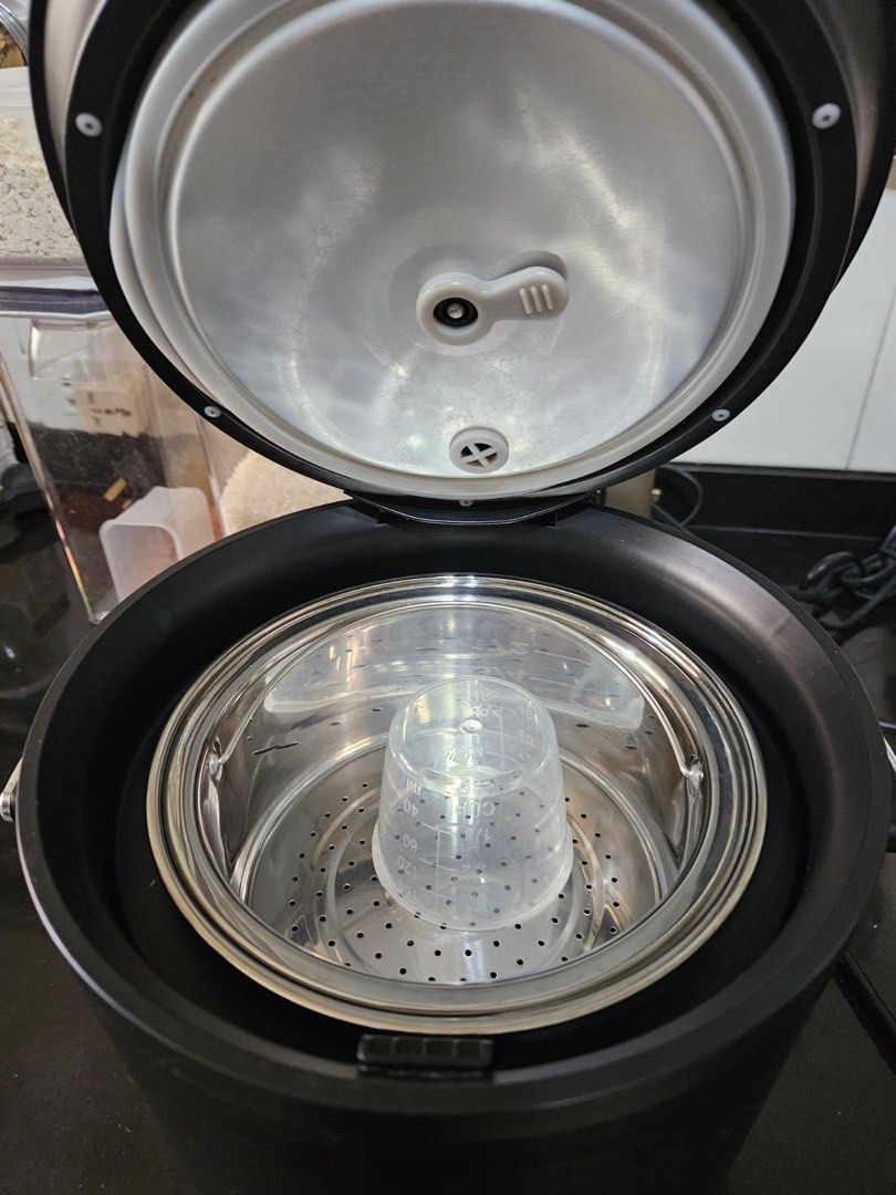 American Heritage Keto Low-Carb Multi-Cooker (Category: Cookware & Accessories) located in Quezon City. Submitted by indy37 (Listing ID 1375121929, Image 3). Description: Comes with box.