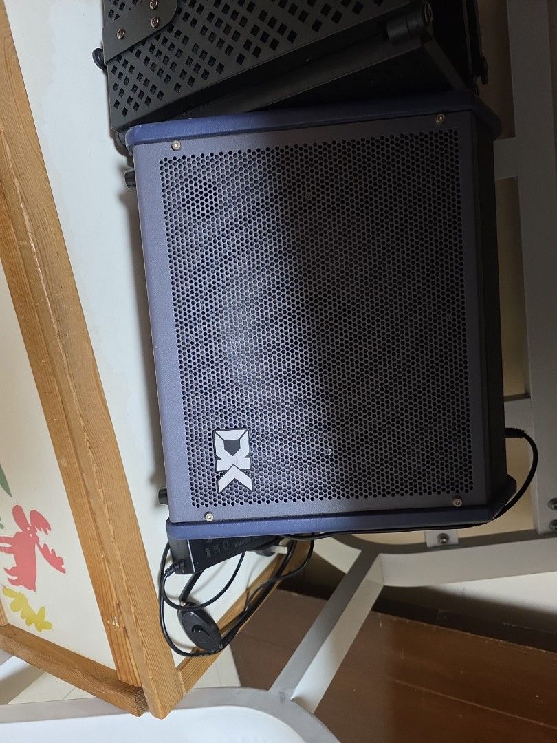 Amplifier (Category: Soundbars, Speakers & Amplifiers) located in Singapore. Submitted by trinna12 (Listing ID 1375203024, Image 1). Description: .
