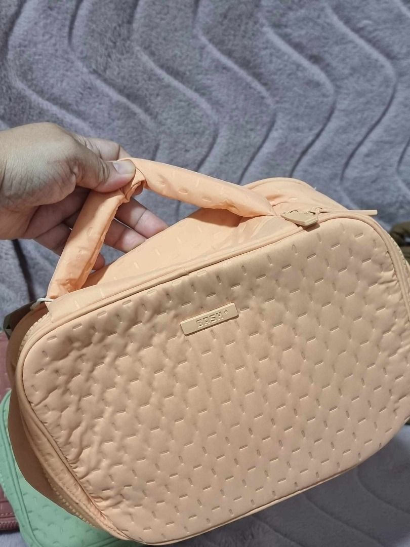 SALE_6A_Bash Billow Cube Organizer (Category: Purses & Pouches) located in Pasig City. Submitted by loveMYshop2022 (Listing ID 1375195981, Image 3). Description: Bash Billow Cube Organizer Size L 24cm x W 9cm x H 18cm NO TO FAKE / DUPLICATE ITEMS PRICE for EACH ITEM ✔️ORIGINAL ✔️BRANDNEW ✔️Limited Offer / limited Stocks Only 👍ready for pick up / on hand _ available 👍Location Pasig City 👍MOP Gcash / Maya / Gotyme / 👍CC Payment QRPH + 30.00 👍F