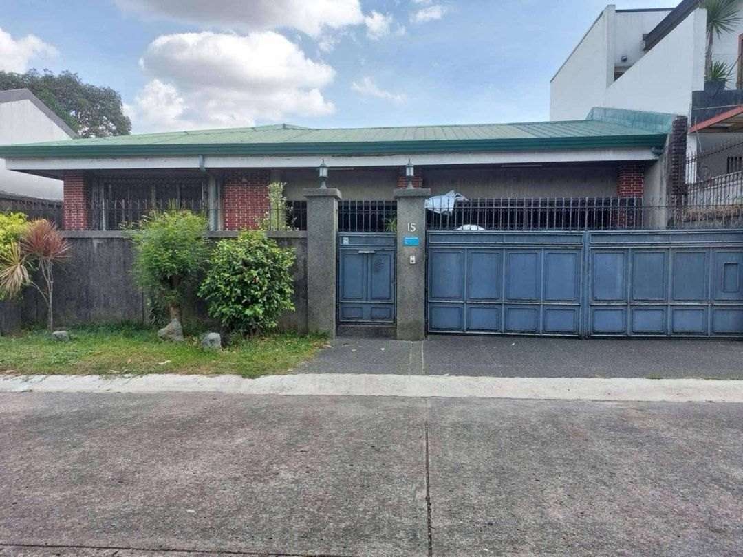 BF Homes QC House N Lot (Category: House & Lot) located in Cavite. Submitted by happyeagle_21b355 (Listing ID 1375255683, Image 1). Description: 392 sqm bungalow house n lot 3br 1 maids quarter 1 drivers quarter 2 car garage located at Quezon City commonwealth near ever gotesco commonwealth, don Antonio .