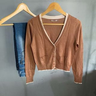 (Kategori: ) berada di . Dikirim oleh thriftkuyy (ID iklan 1375254702, Gambar 1). Deskripsi: .