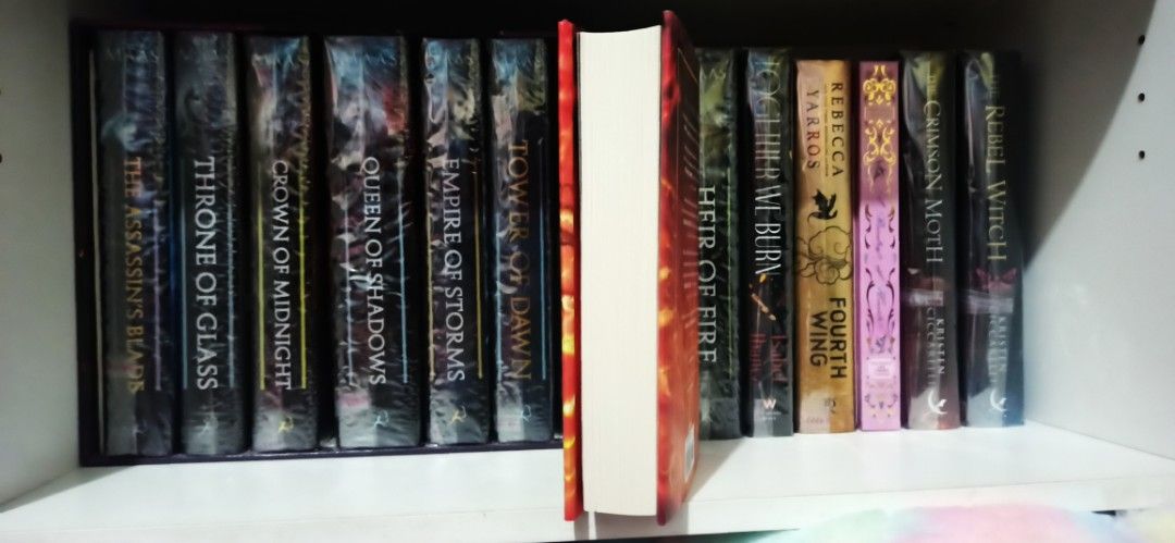 Burning Crowns - Catherine Doyle and Katherine Webber HB (Category: Storybooks) located in Paranaque City. Submitted by kayescollection1 (Listing ID 1375081215, Image 3). Description: Burning Crowns - Catherine Doyle and Katherine Webber HB - authentic, new, hardcover, VGC, never read - purchased from US. - actual photos are posted. - I can provide more photos upon request. 🏷️ 650 RFS: Decluttering 📍 We sell new & pre-loved books, please manage