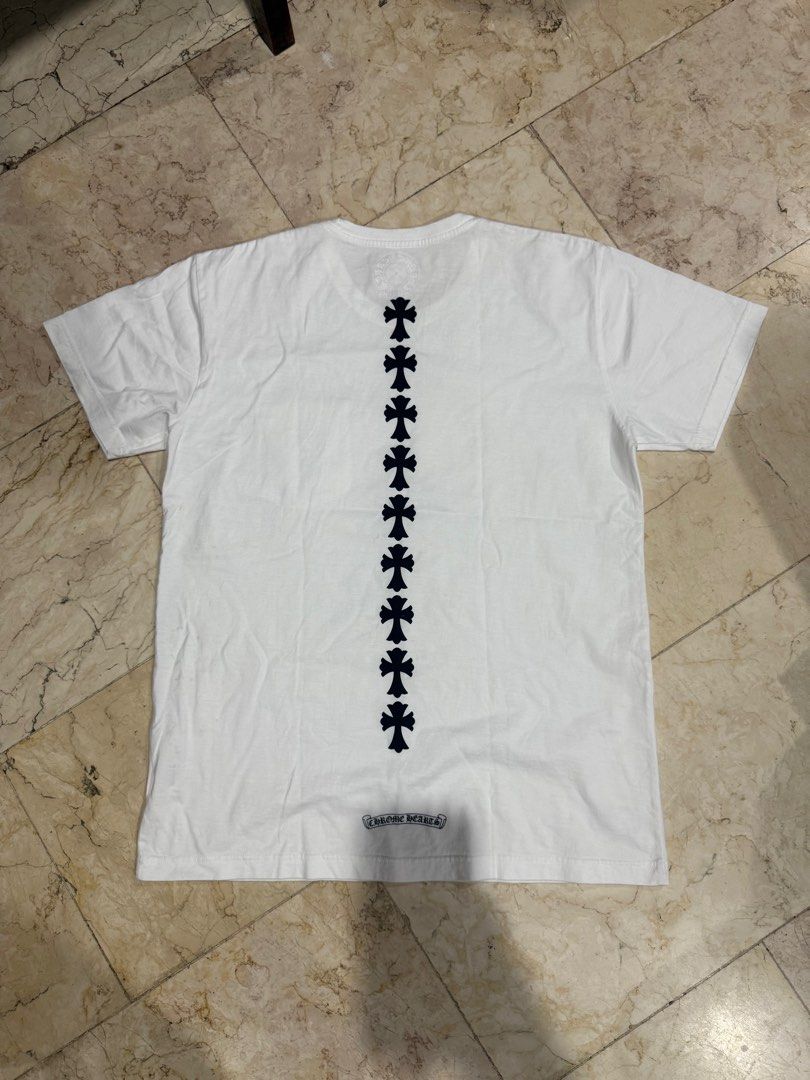 Chrome Hearts Pocket Tee (XL) (Category: Tshirts & Polo Shirts ) located in Manila. Submitted by mikkiarr (Listing ID 1375246833, Image 2). Description: Chrome Hearts Pocket Tee Size: XL 22x30 ₱ 800 Location: Pandacan Manila 09988671212.