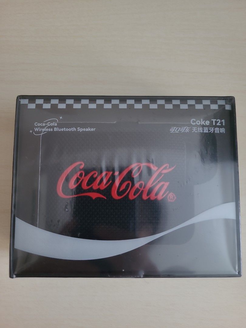 Coca-Cola Bluetooth Speaker (Category: Portable Audio Accessories) located in Singapore. Submitted by hodgepodge_array (Listing ID 1375125400, Image 1). Description: .