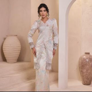 (Category: ) located in . Submitted by shopwithdees (Listing ID 1375237535, Image 1). Description: .