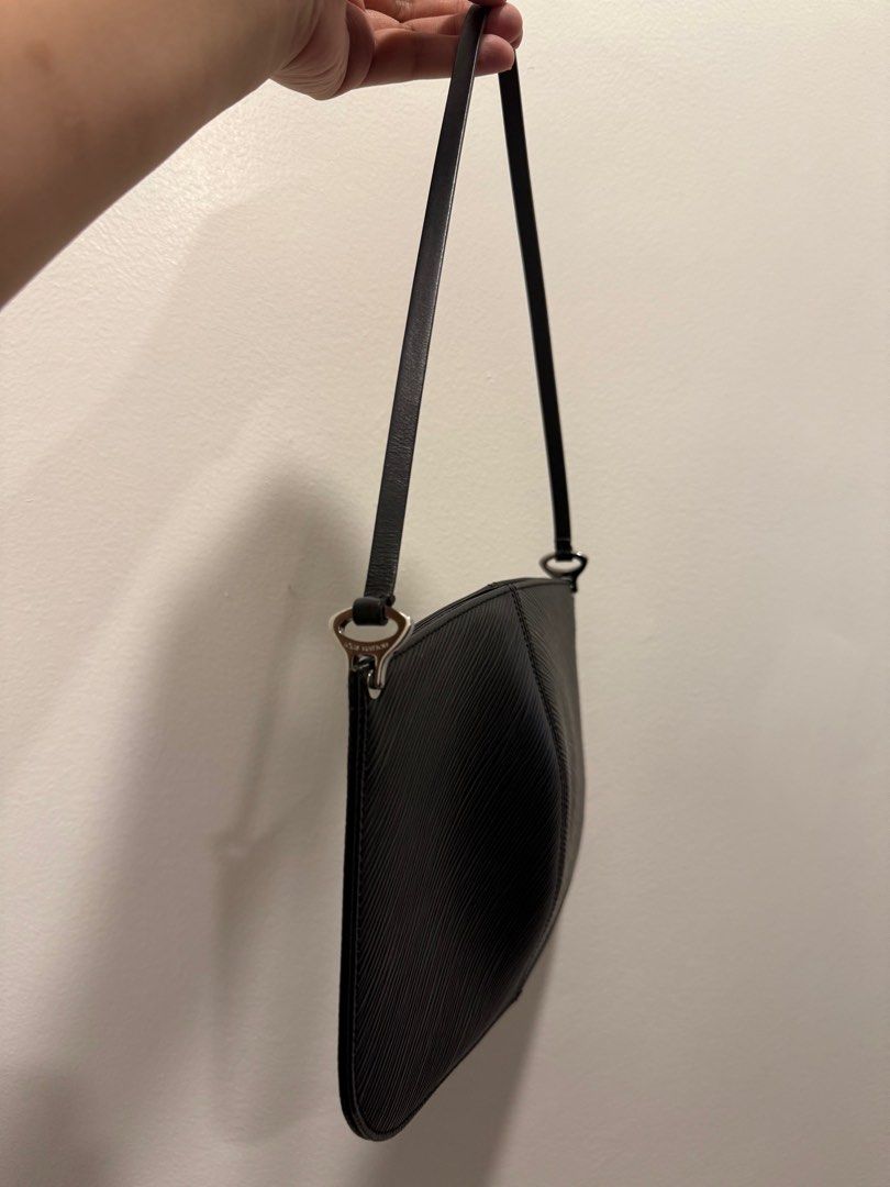 LV Epi Pochette (Category: Luxury Bags & Wallets) located in San Juan City. Submitted by dyclutter (Listing ID 1375258335, Image 2). Description: Authentic Louis Vuitton Epi Leather Demi Lune Pochette Preloved Excellent condition Purchased from PURSE MAISON No inclusions NOTE: shipping must be shouldered by the buyer.