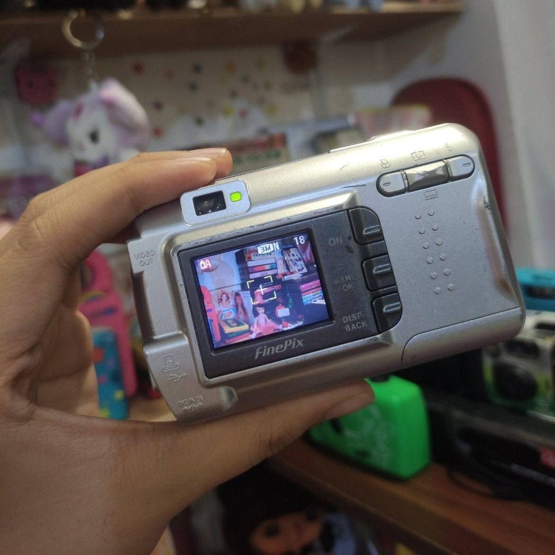 Digicam: FUJIFILM FINEPIX A330 ( Working) (Category: Cameras) located in Manila. Submitted by angelzzzbratz (Listing ID 1375234025, Image 2). Description: POSTED DIN PO ITO SA AKING F-B PAGE FOR LEGIT CHECK: Cutie Collection FOR SALE!! ( PAKIBASA PO NG MABUTI!) 🩷 📷FUJIFILM FINEPIX A330 ( RELEASED IN 2004) 🩷 Working but NO SAMPLE PICS wala akong reader nuong XD card nya. ( Sama ko nalang sa pagsell ko yung XD card) 🩷 With sign of usage. Kita N