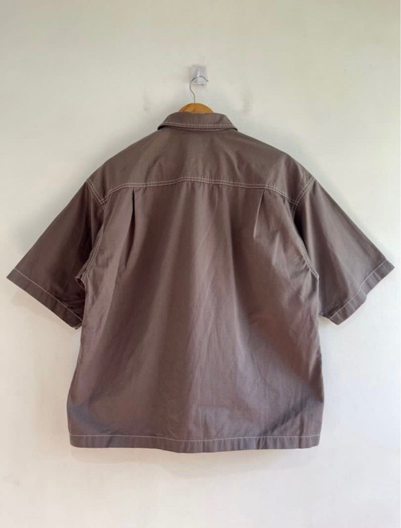 GU Big Pocket Denim Oversized Brown Polo (Category: Formal Shirts) located in Valenzuela. Submitted by hotchix14 (Listing ID 1375268725, Image 2). Description: S-M Oversized 23 W 27.5 L Excellent to new condition.
