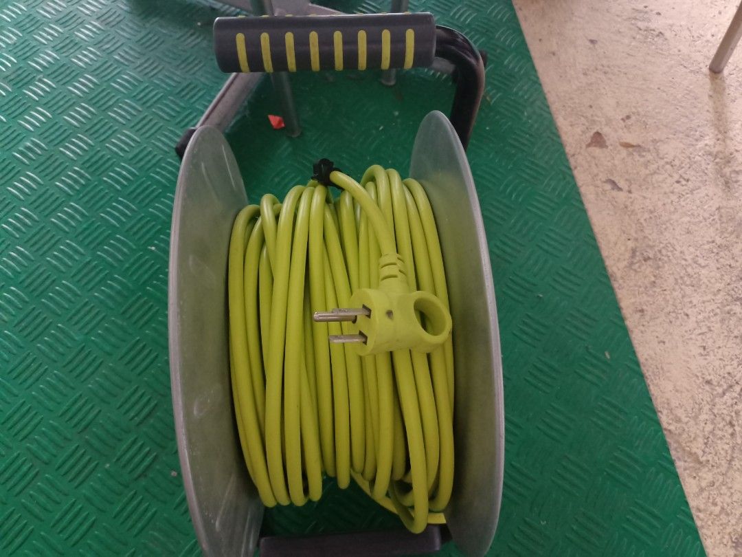 Heavy duty cable reel sale 2500 (Category: Construction Tools & Equipment) located in General Mariano Alvarez. Submitted by item2love (Listing ID 1375169865, Image 3). Description: bago pa nakatago lang nabili ko ng 6500 magandang brand po ito kahit search niyo.