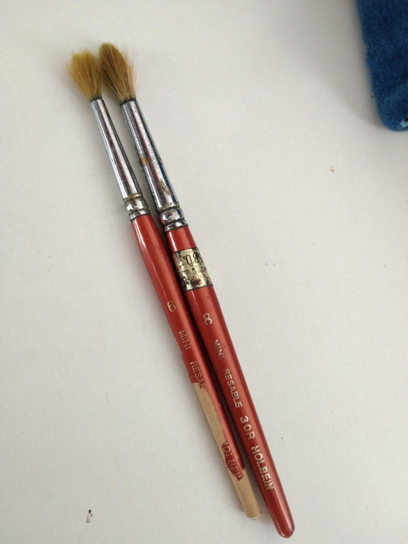 Holbein Mini Resable 30r Brush (Category: Craft Supplies & Tools) located in Taguig. Submitted by biyaya (Listing ID 1375129027, Image 1). Description: Sold as set Loc: Bicutan, Taguig MOP: Gcash MOD: Lalamove/Jnt.