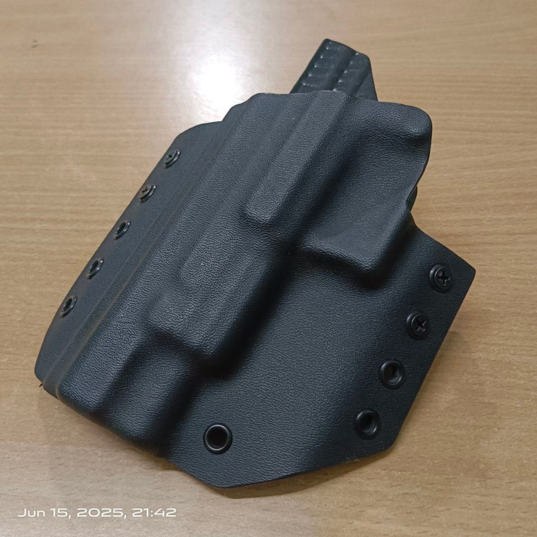 HS - XD Holster (4-5 inch barrel) (Category: Belt bags, Clutches and Pouches) located in Quezon City. Submitted by marianodeclutter (Listing ID 1375222349, Image 1). Description: No issues, no cracks. Good as new. Loc: Quezon City, Central Avenue.