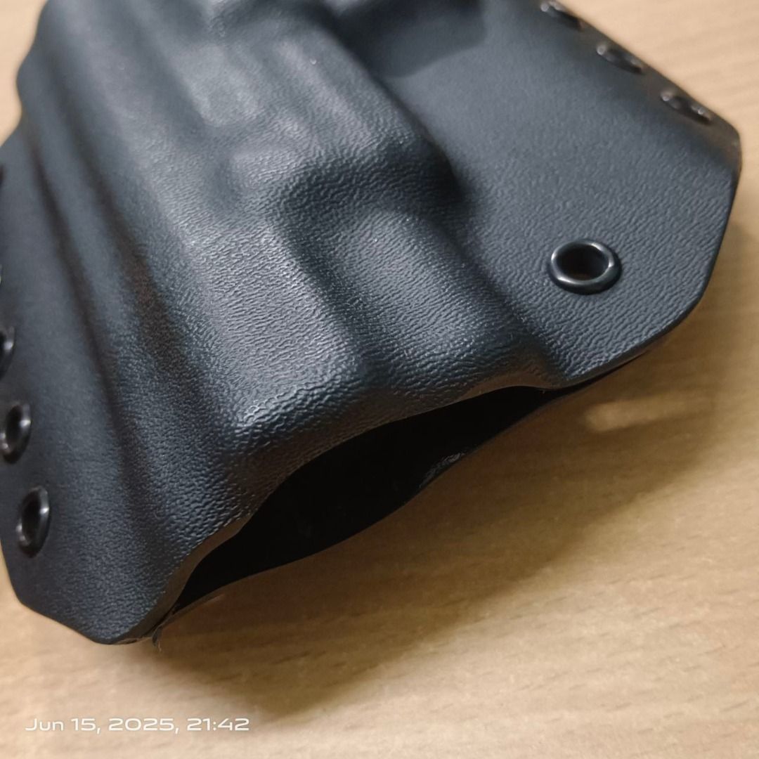 HS - XD Holster (4-5 inch barrel) (Category: Belt bags, Clutches and Pouches) located in Quezon City. Submitted by marianodeclutter (Listing ID 1375222349, Image 3). Description: No issues, no cracks. Good as new. Loc: Quezon City, Central Avenue.
